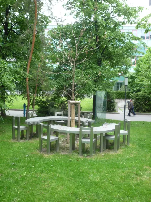 Denkmal für Ausgegrenzte, Emigrierte und Ermordete des Kunsthistorischen Instituts, Campus der Universität Wien