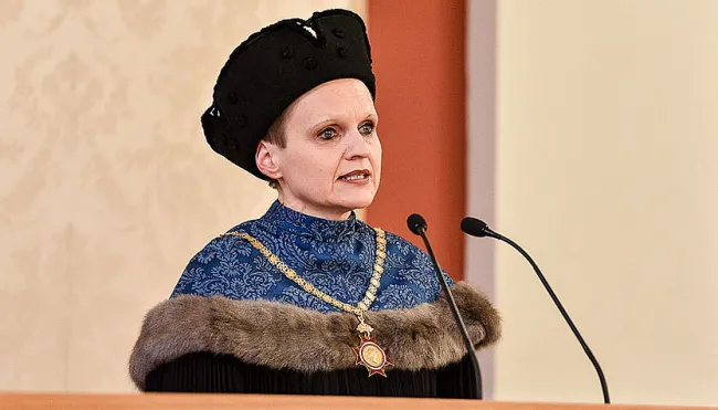 Barbara Schober als Dekanin der Fakultät für Psychologie bei der Verleihung des Ehredoktorats an Niels P. Birbaumer und Pete…