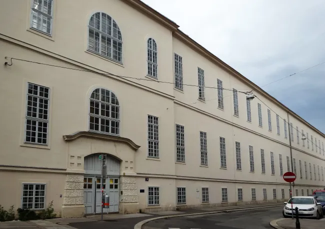Zahnklinik der MedUni Wien (ehem. Garnisonsspital), Van Swieten-Gasse 1