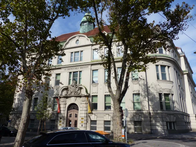 Gebäude der Fakultät für Chemie der Universität Wien, Währinger Straße 38 (Zweites Chemisches Institutsgebäude)
