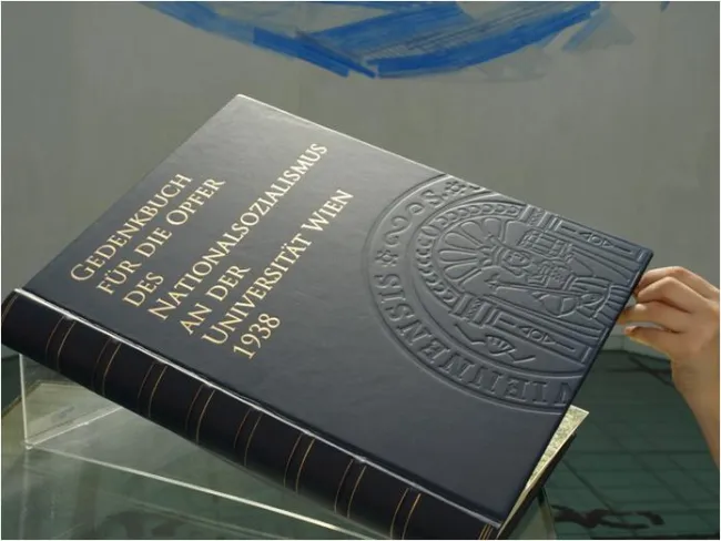 Gedenkbuch für die Opfer des Nationalsozialismus an der Universität Wien 1938, Außenansicht