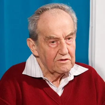 Otto Gschöpf im Interview mit Schüler*innen der 4B der Musikhauptschule Wendstattgasse 5, 1100 Wien, in der Demokratiewerkst…
