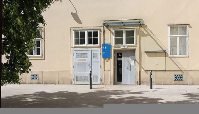 Eingang zum Institut für Judaistik der Universität Wien