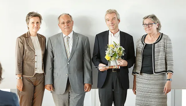 Verleihung der UNIVIE Teaching Awards 2015: Vizerektorin Christa Schnabl, Rektor Heinz W. Engl, Preisträger Franz Pöchhacker…