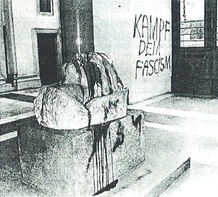 „Siegfriedskopf“ und Aula werden am 23. November 1990 mit Farbe beschmiert