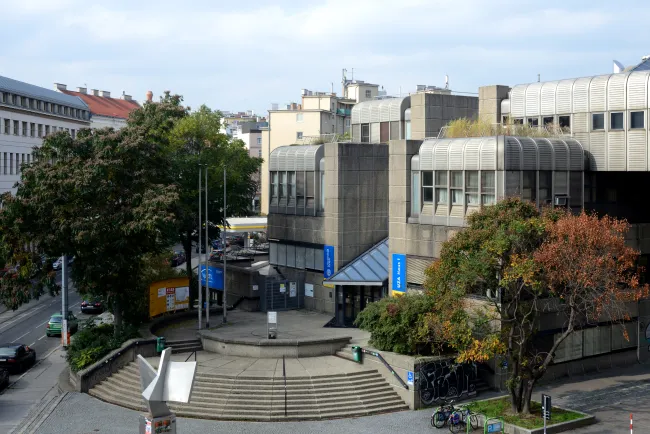 UZA I (Biozentrum), Eingang Althanstraße 14