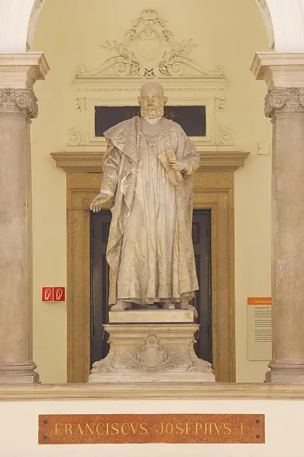 Denkmal Kaiser Franz Josephs bei der Juristenstiege im Hauptgebäude der Universität Wien