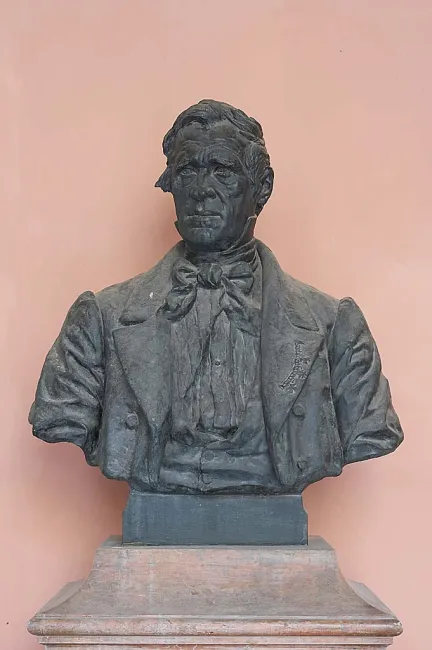 Denkmal für Karl Ludwig von Arndts-Arnesberg (1803–1878) im Arkadenhof der Universität Wien, gestaltet von Theodor Charlemon…