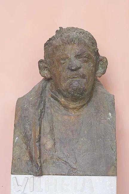 Denkmal für Wilhelm Dantine im Arkadenhof der Universität Wien, gestaltet von Josef Zenzmaier, enthüllt 2001