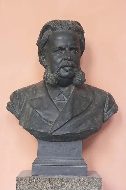 Denkmal für Adolf Mussafia (1835–1905) im Arkadenhof der Universität Wien, gestaltet von Kaspar v. Zumbusch, enthüllt 1912