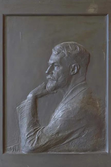Denkmal für Zdenko Hans Skraup (1850–1910) im Arkadenhof der Universität Wien, gestaltet von Ilse v. Twardowska, enthüllt 19…