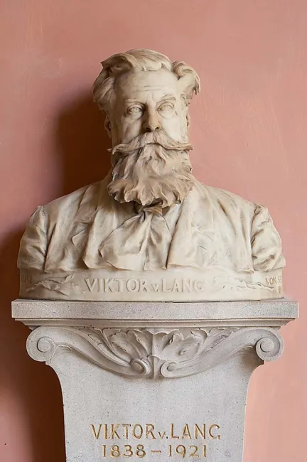 Denkmal für Viktor von Lang (1838–1921) im Arkadenhof der Universität Wien, gestaltet von Hans Bitterlich, enthüllt 1929