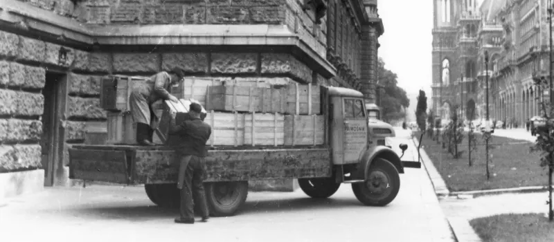 Rückführung der Universitätsbibliothek ins Hauptgebäude