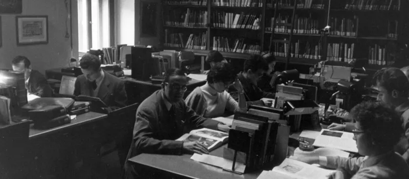Studierende im Lesezimmer des kunsthistorischen Instituts