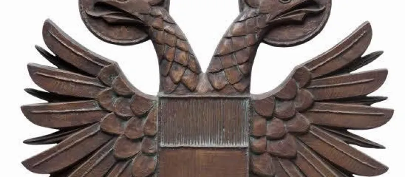 Austrofaschistischer Doppeladler von Wilhelm Bormann, Originalausstattung des Auditorium Maximum 1936