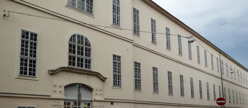 Zahnklinik der MedUni Wien (ehem. Garnisonsspital), Van Swieten-Gasse 1